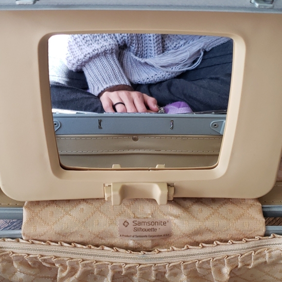 Welcome, Please Look Around - Picture 4 of 6